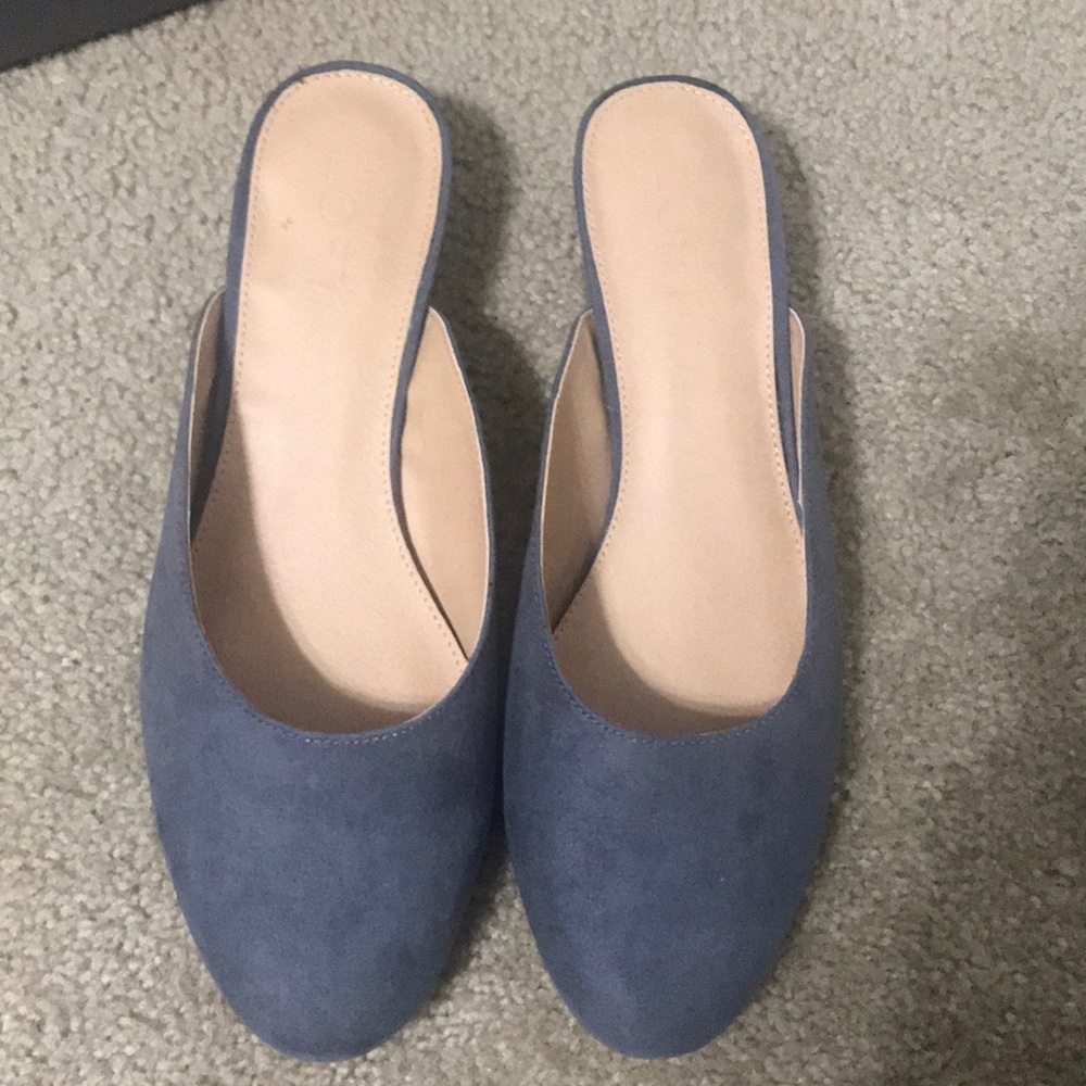 Gray mule heels